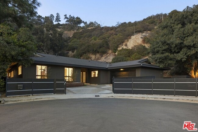 Photo - 9289 Swallow Dr