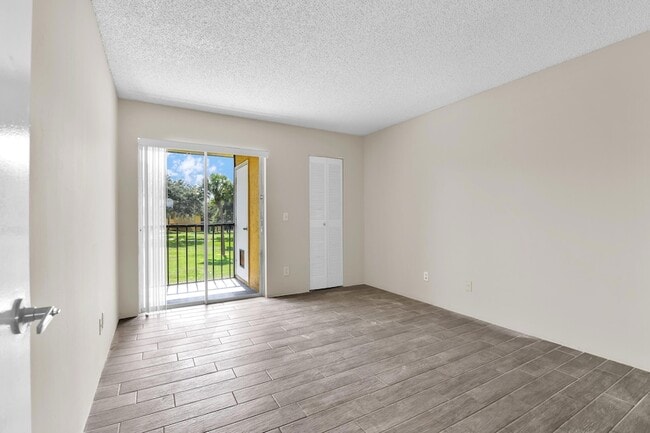 Photo - 414 Meadows Cir
