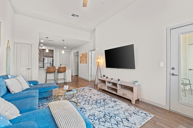 Photo - 711 W Broadway Rd Unit ID1366963P