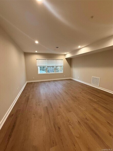 Photo - 122 Greenwich Ave Unit 204