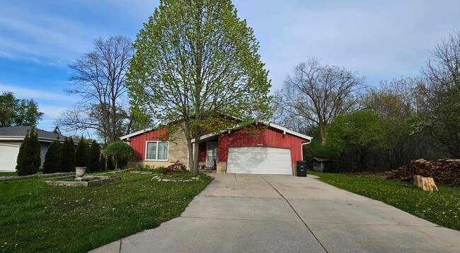 Photo - 5646 S 45th St