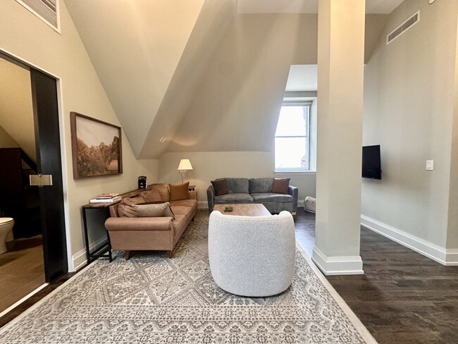 Photo - 225 E Michigan St Unit ID1379026P