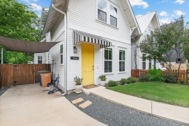 Building Photo - 3206 Garden Villa Ln Unit A