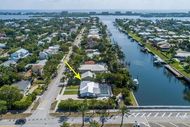 Building Photo - 250 Arlington Rd