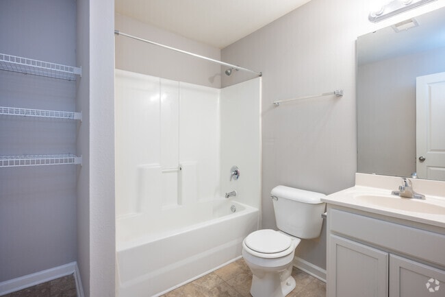 1BR, 1BA - 794SF - Village at Mills Gap