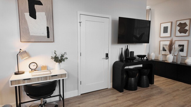 Photo - 1424 N Park Pl Unit ID1390817P