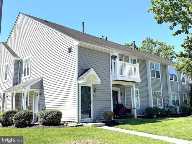Photo - 560 Shetland Ct