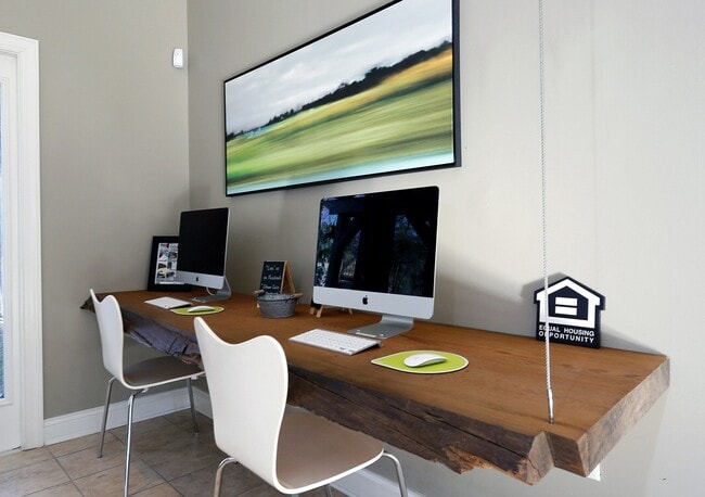 Photo - Silvana Oaks