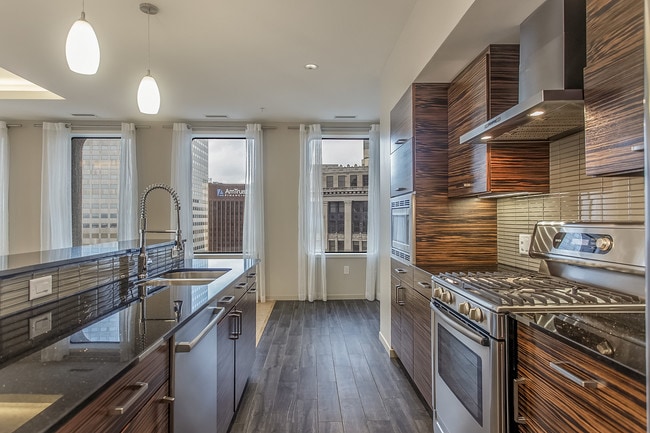 Luxury Suite - Iconic Living at The 9