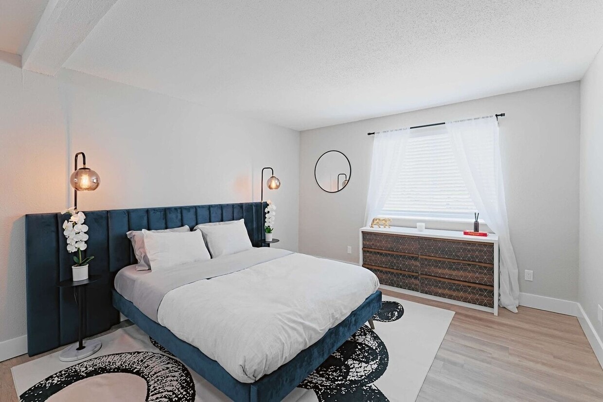 Floor Plan - Standard 2 Bed, 1.5 Bath | 968 Sq Ft 