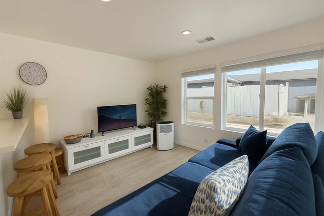 Building Photo - 818 Vanitie Ct Unit SI FL1-ID1520899P