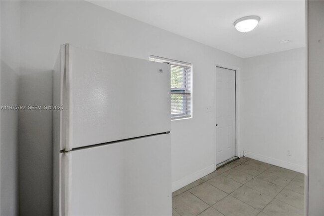 Photo - 1160 W 26th Ct Unit D