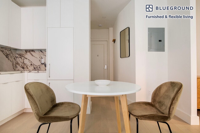 Photo - 300 W 21st St Unit SI FL5-ID1450