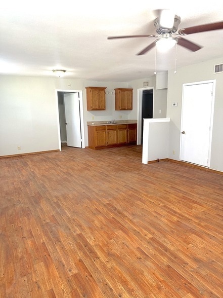 Photo - 2416 Graham St