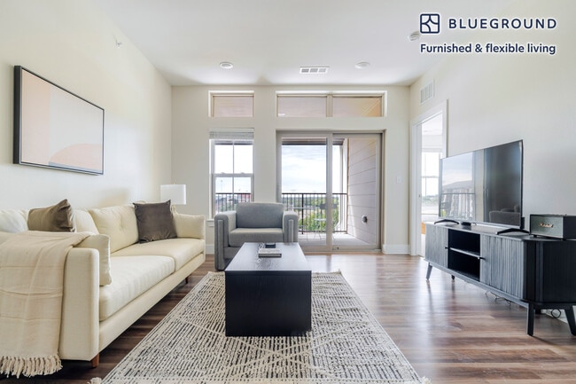 Building Photo - 1501 W Howard Ln Unit FL4-ID364