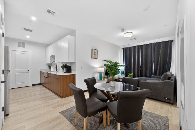 Photo - 600 Broadway-SI ID1240289P Unit SI ID1240289P