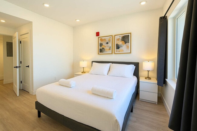 Photo - 2400 E Huntingdon St Unit ID1223606P