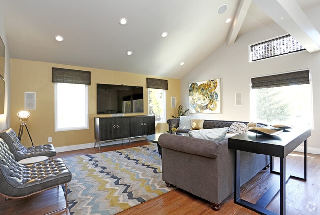 Club House - Stoneridge Apartments