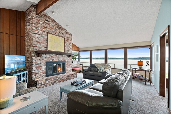 Building Photo - 153 Maple Ln NW Unit ID1296624P