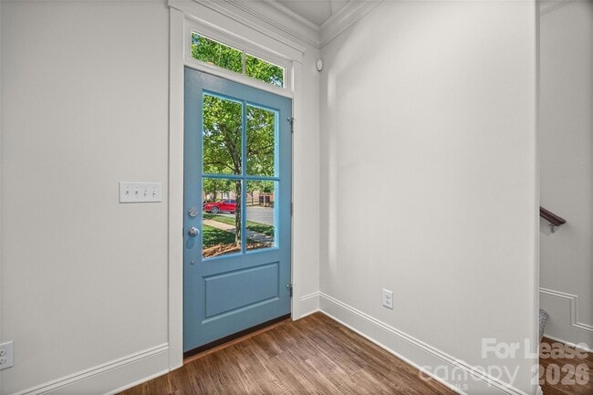 Photo - 706 Kingsley Way