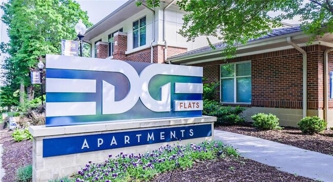 Photo - 111 Edgeway Dr