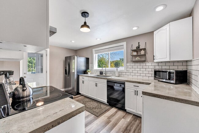 Photo - 712 McDonald St Unit SI FL2-ID1531286P