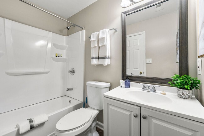 Photo - 987 Collier Rd NW Unit ID1388425P