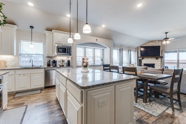 Photo - 3805 Orleans Way