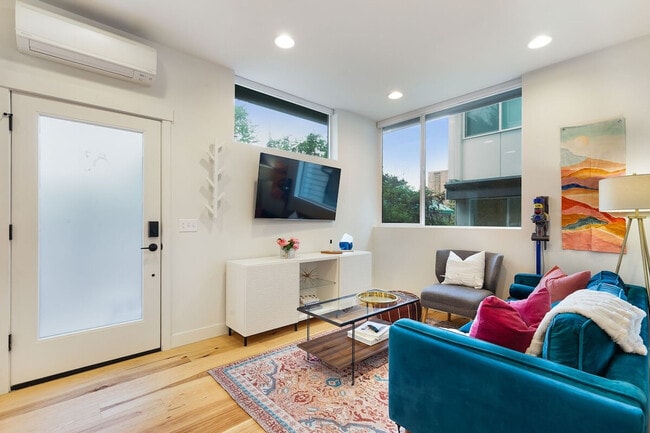 Photo - 65 W Dravus St Unit SI ID1035898P
