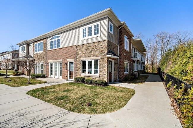 Building Photo - 5570 Arbor Chase Dr