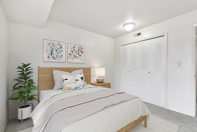 Photo - Granada Apartments