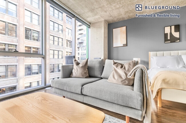 Building Photo - 601 W Jackson Blvd Unit FL6-ID1387