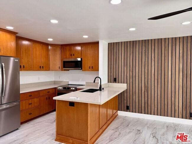 Photo - 11916 Whalers Ln