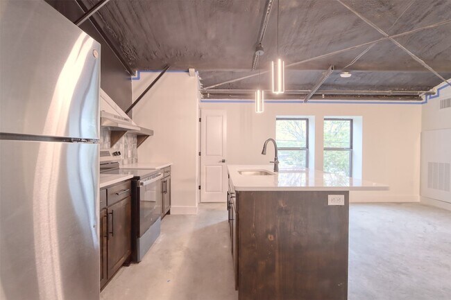 Photo - 301 W Main St