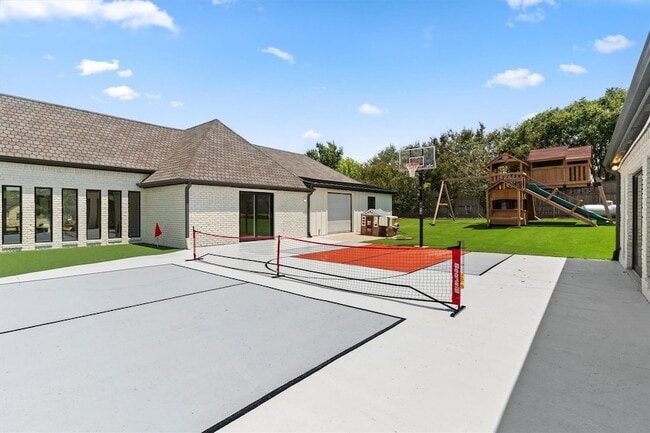 Photo - 209 Carriage Hill Ln