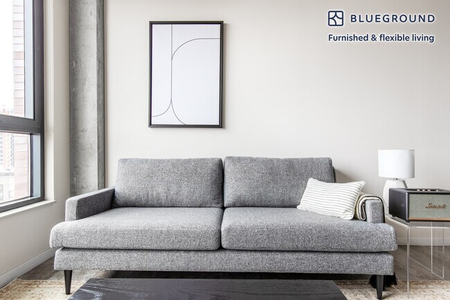 Photo - 939 W Washington Blvd Unit FL12-ID297