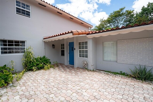 Photo - 5613 Pierce St