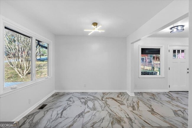 Photo - 2142 Cloverdale Dr SE