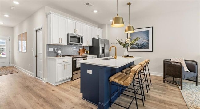 Photo - 100 Hampton St