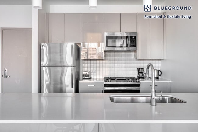 Photo - 808 W Van Buren St Unit FL11-ID561