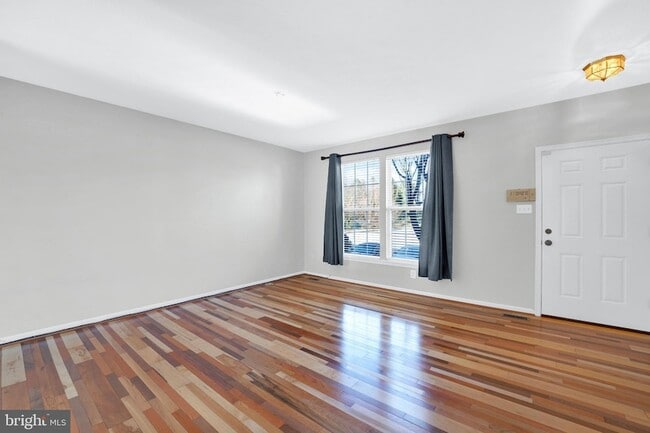 Photo - 265 Cherry Tree Square