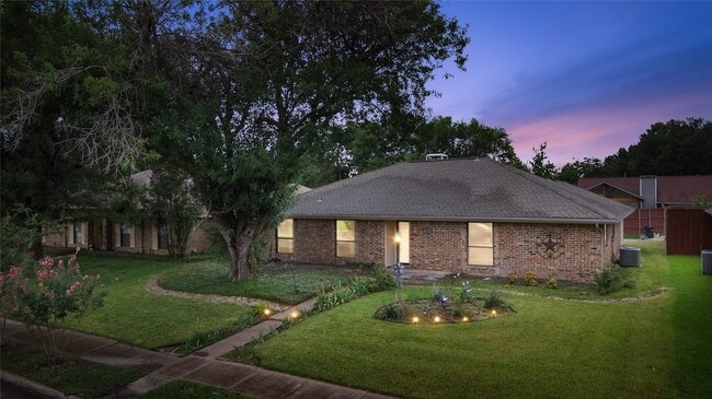 Photo - 1637 Stroud Ln