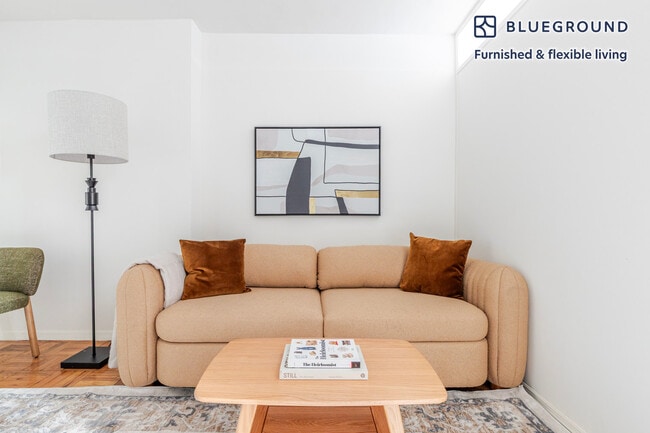 Photo - 300 E 46th St Unit FL8-ID2164