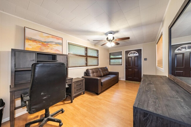 Photo - 234 N Hamilton St Unit ID1332553P