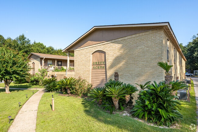 Building Photo - Green Acres Apartments