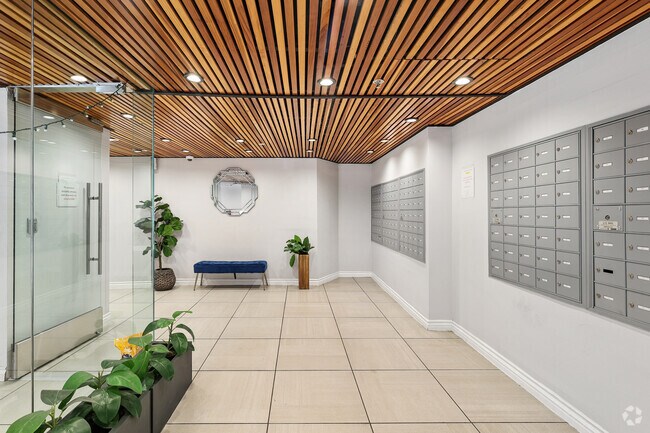 Photo - Commodore Regency Apartments