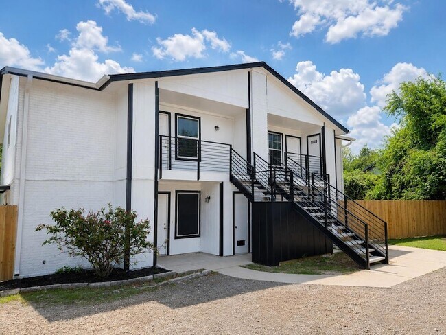 Building Photo - 4903 Merritt Dr Unit D