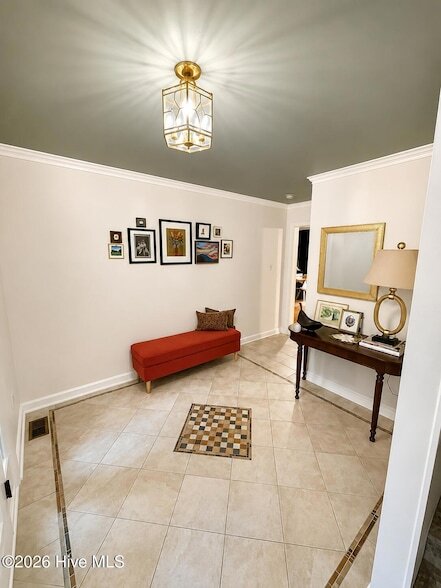 Photo - 265 Broadmeade Dr