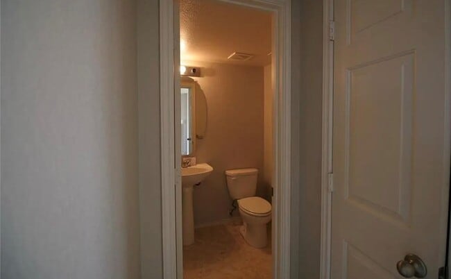 Photo - 4028 Thoroughbred Trail