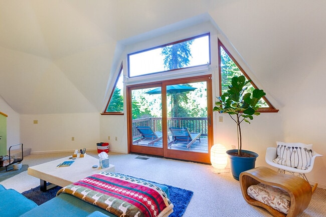 Photo - 18 Huckleberry Heights Unit SI ID1515891P